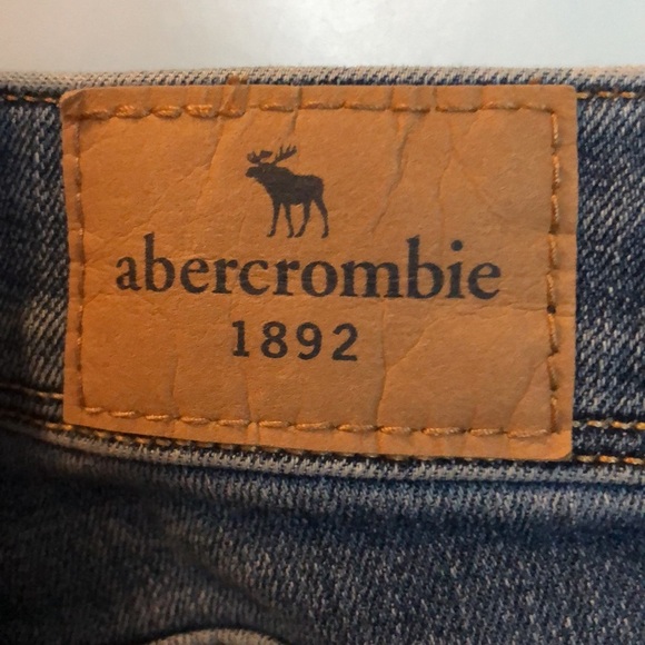 Abercrombie Kids Girls’ Girlfriend Jean - Picture 3 of 4